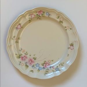 Vintage Pfaltzgraff tea rose 10.25” dinner plate